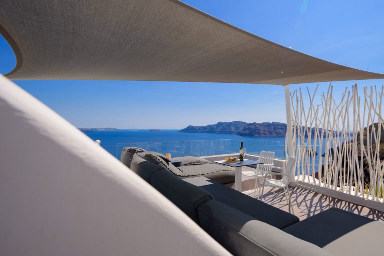 NostosOiaSantorini2025_SignatureCaveSuite_11_Booking