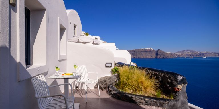 NostosOiaSantorini2025_SignatureCaveSuite_132_Booking